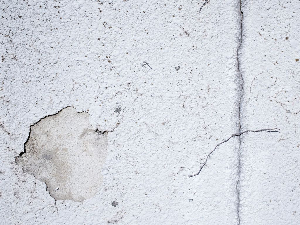 外壁が破損した場合の修理方法とは？費用の負担を減らすコツもご紹介！