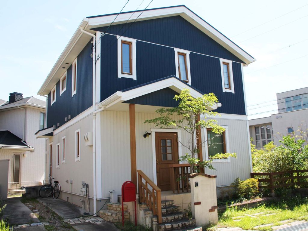 ツートンの外壁塗装をお考えの方！施工例からおすすめ色をご紹介