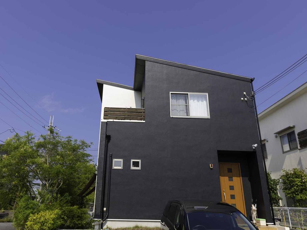 黒い外壁のデメリットはある？魅力や相性の良い組み合わせとは？