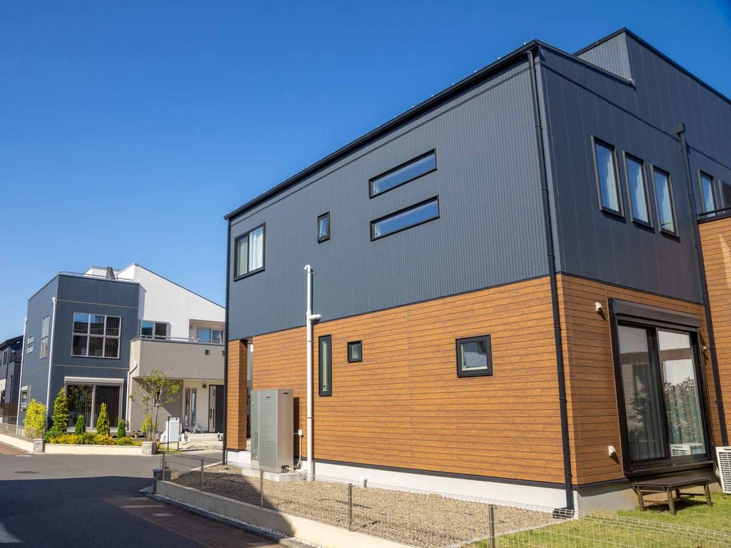 ツートンネイビー外壁で創る！おしゃれで品のある家づくり