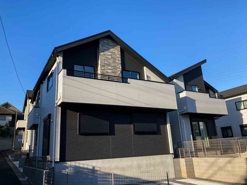 外壁を濃い色にする前に知っておくべきデメリットと成功の秘訣