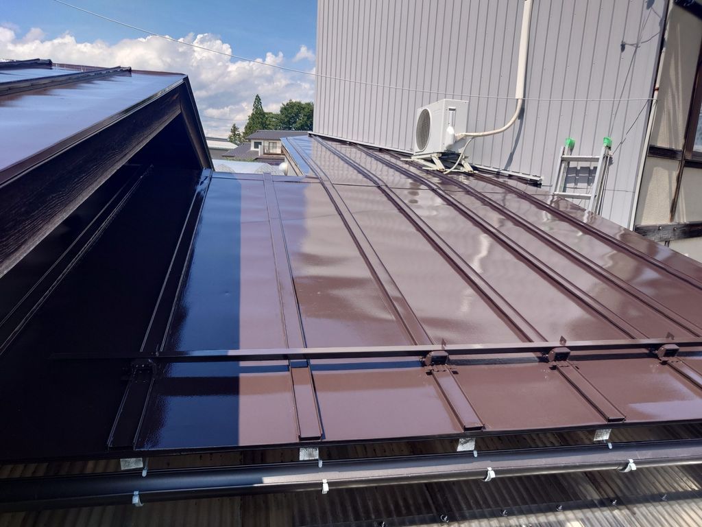 【中野市】雨樋取替え・屋根塗装～1階北面雨樋に穴が空いていて雨水が漏れているから直して欲しい～