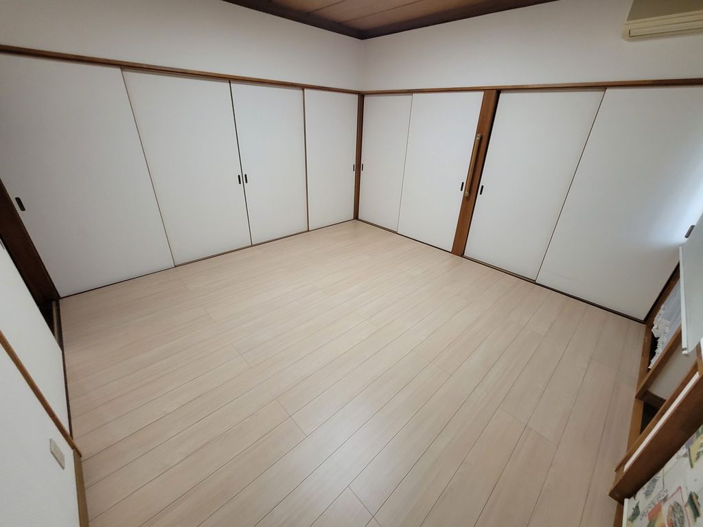 【長野市】洋室床改修～息子が友達を連れて泊りに来るのでキレイな部屋にしたい～